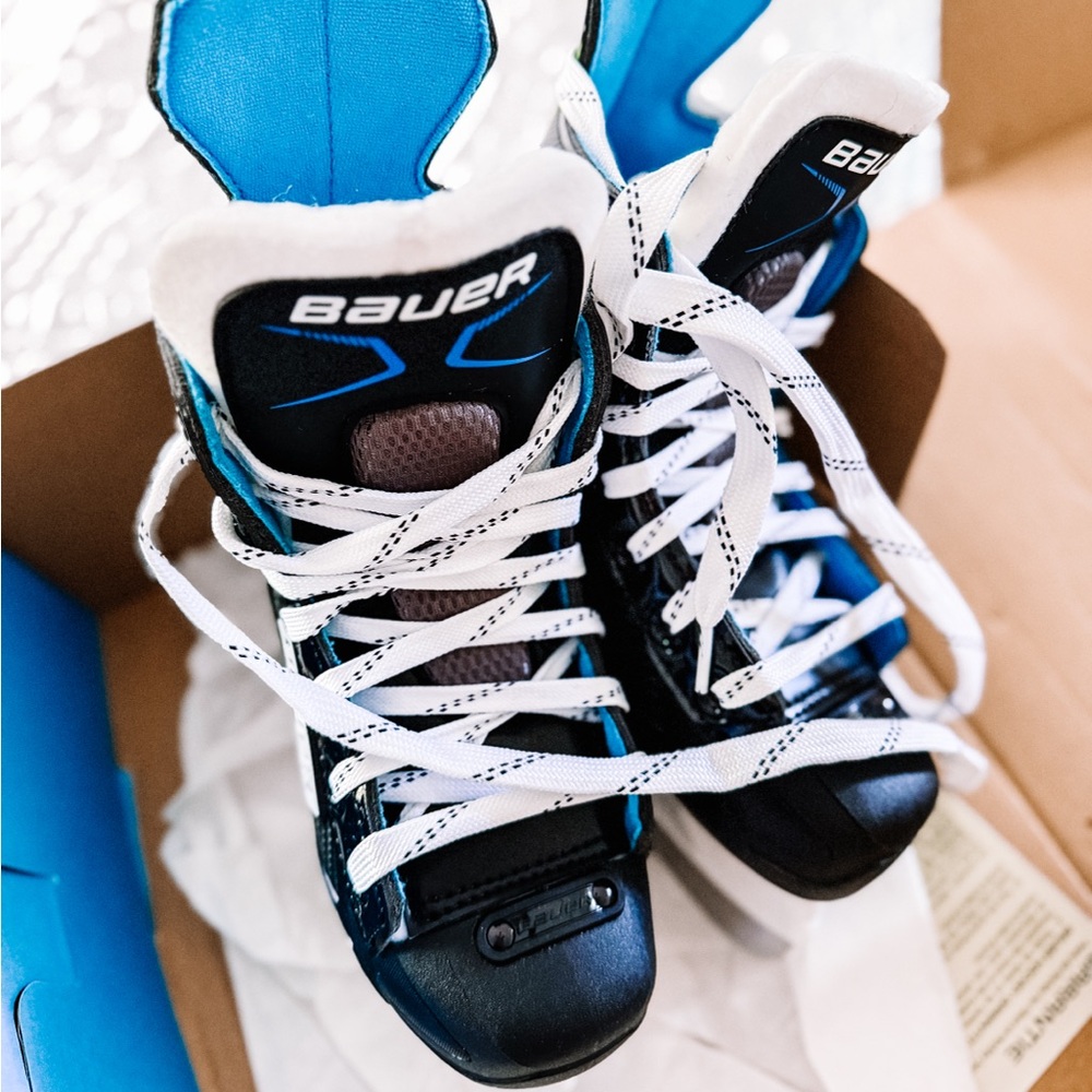 BRAND NEW Bauer Vapor X5 Pro Skate Youth 13.5
